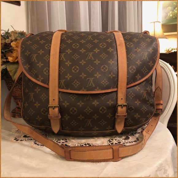 Authentic Louis Vuitton Saumur 43 - Picture 1 of 8